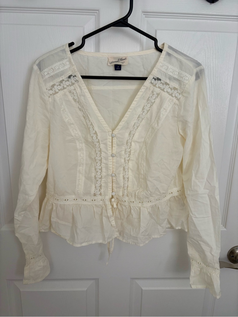 Universal Thread Cream Lace Peplum Button-Front Blouse